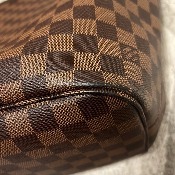 Louis Vuitton Neverfull MM - Picture 4 of 14